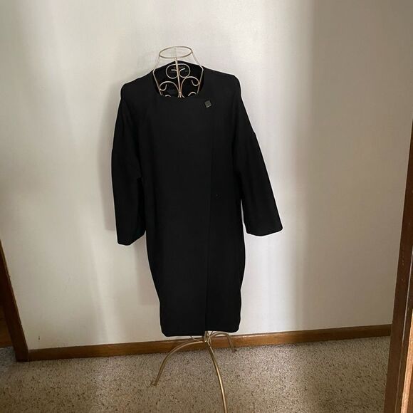 Zara 3/4 sleeve black asymmetrical front jacket size medium - Picture 3 of 16
